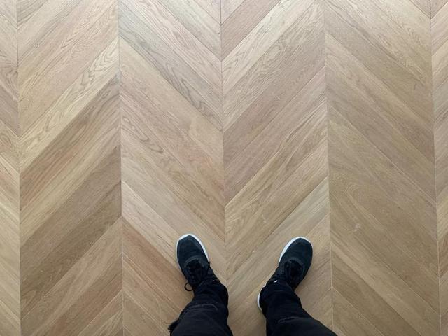 25576764.l